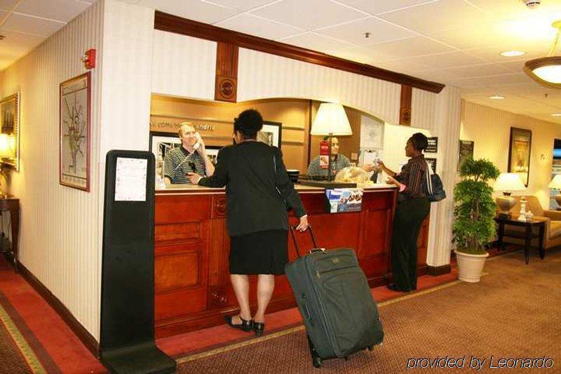 Hampton Inn & Suites Alexandria Old Town Area South Interior foto